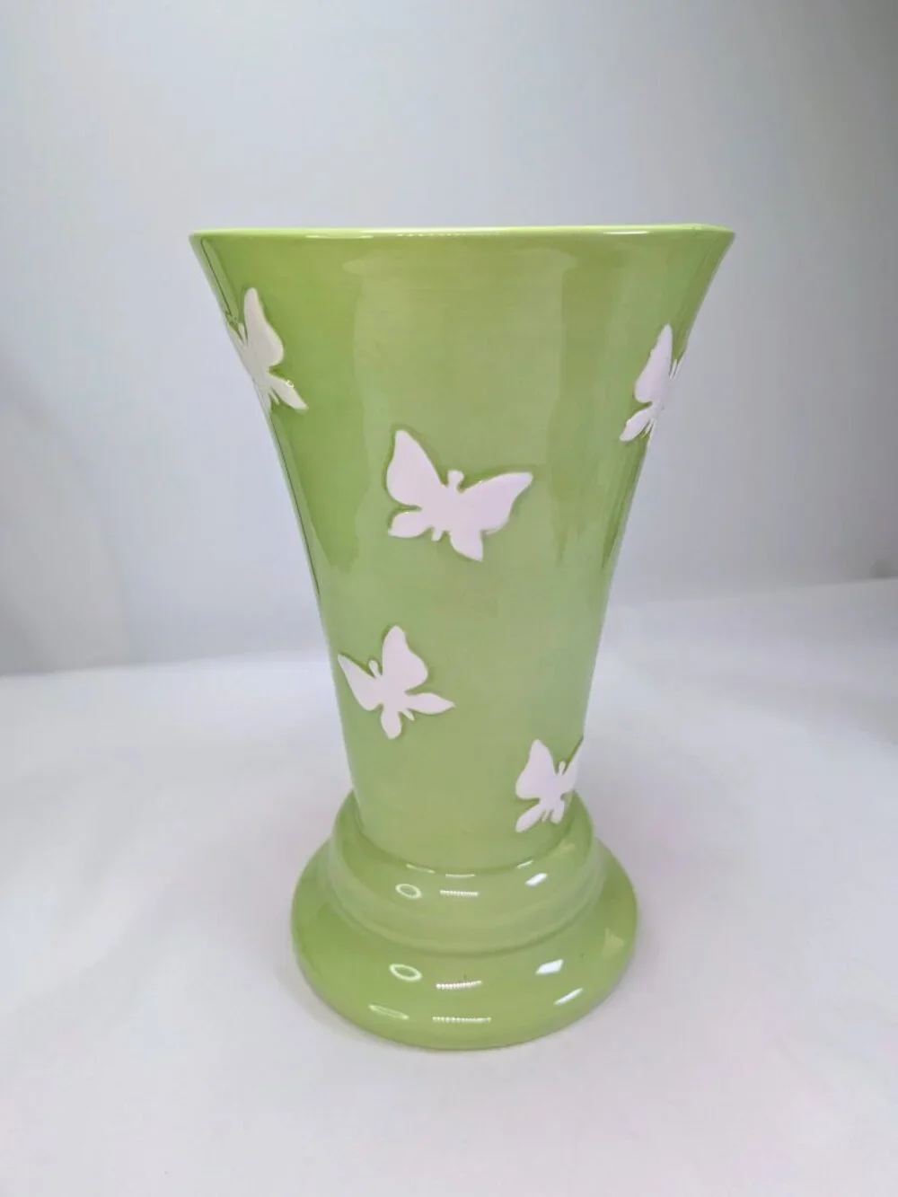 Vintage Spring Green Ceramic Butterfly Vase Raised Relief White Butterflies 8